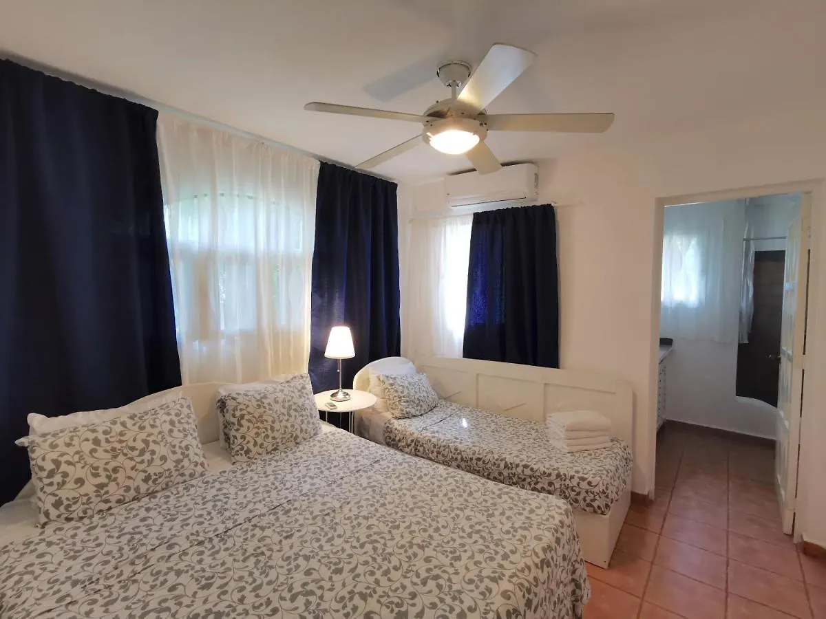 Beach Villa With Bbq & Wifi Access To Swimming Pool - Playa Los Corales Punta Cana