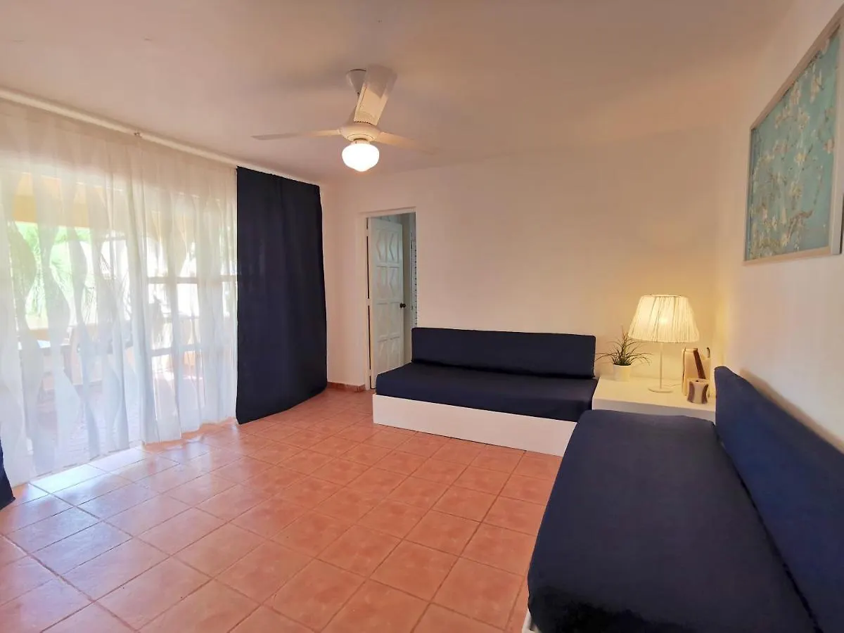 Beach Villa With Bbq & Wifi Access To Swimming Pool - Playa Los Corales Punta Cana
